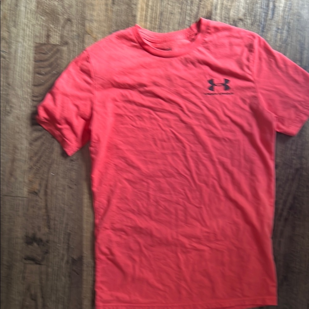 Under Armour Red Short Sleeve Tee